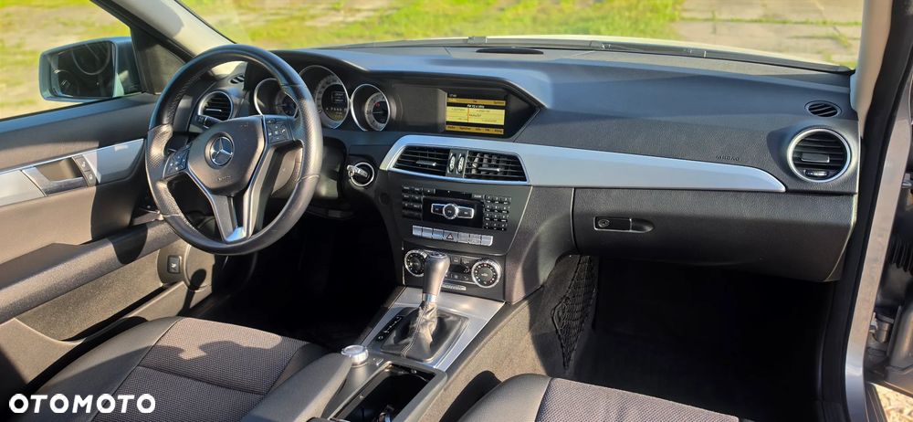 Mercedes-Benz Klasa C 220 CDI DPF Automatik BlueEFFICIENCY Avantgarde - 14