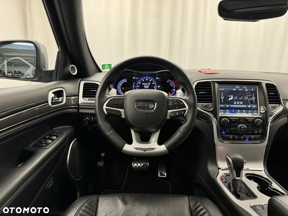 Jeep Grand Cherokee - 31