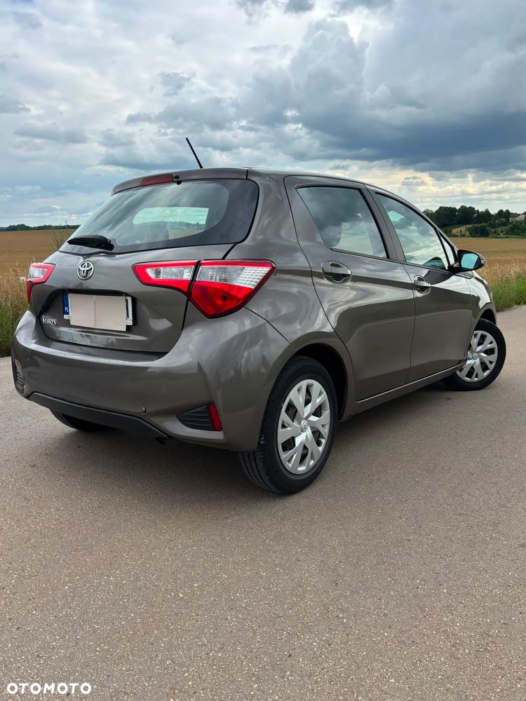 Toyota Yaris 1.5 Premium - 4