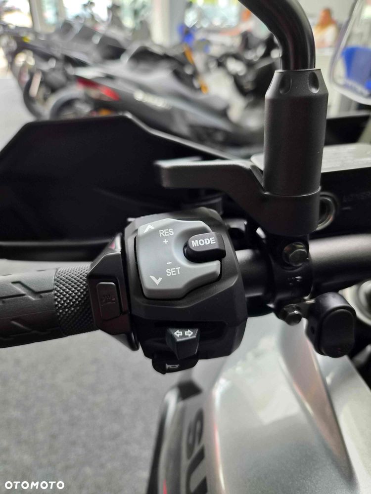 Suzuki V-STROM - 7