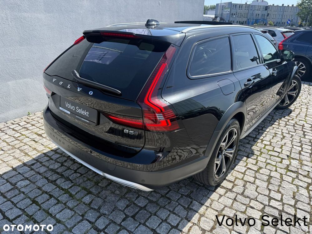 Volvo V90 Cross Country - 35