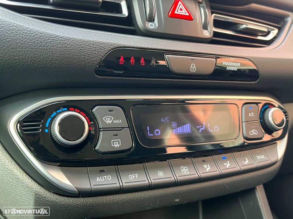 Hyundai i30 SW - 26