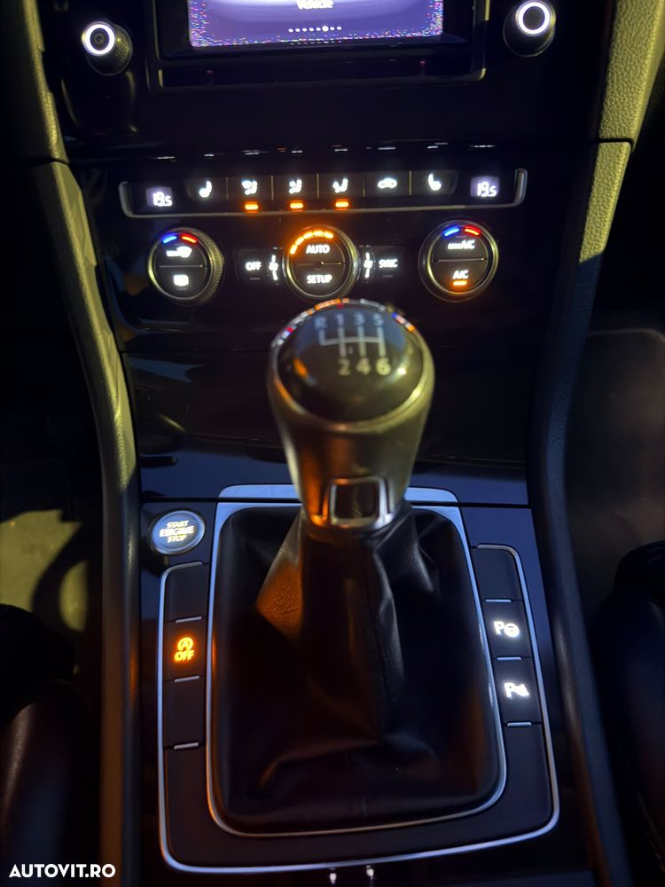 Volkswagen Golf - 11