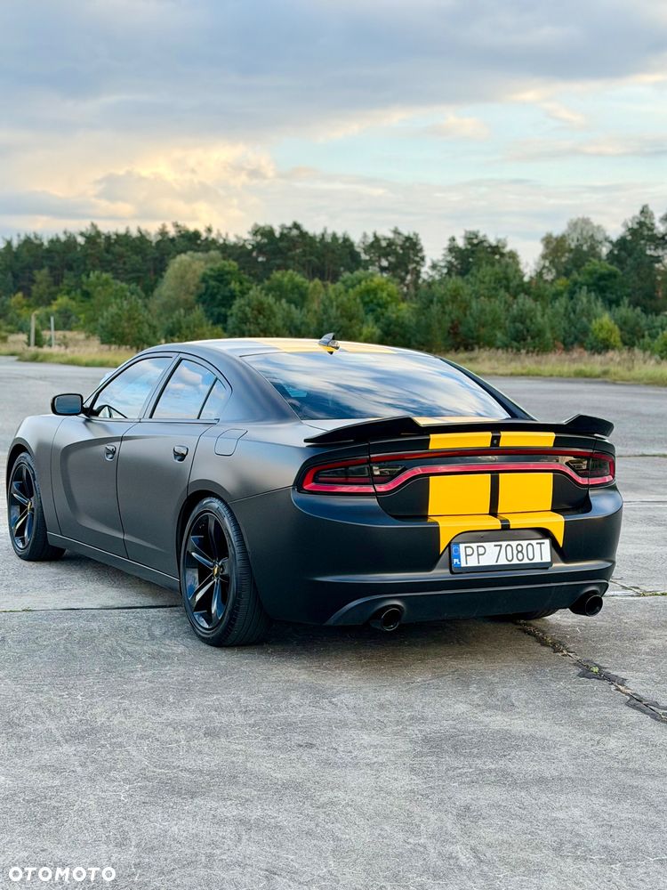Dodge Charger 5.7 R/T - 4