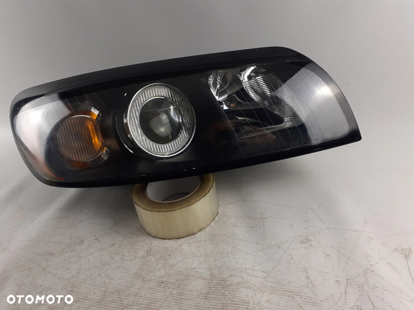 Volvo C30 Lampa prawa soczewka 10-13r