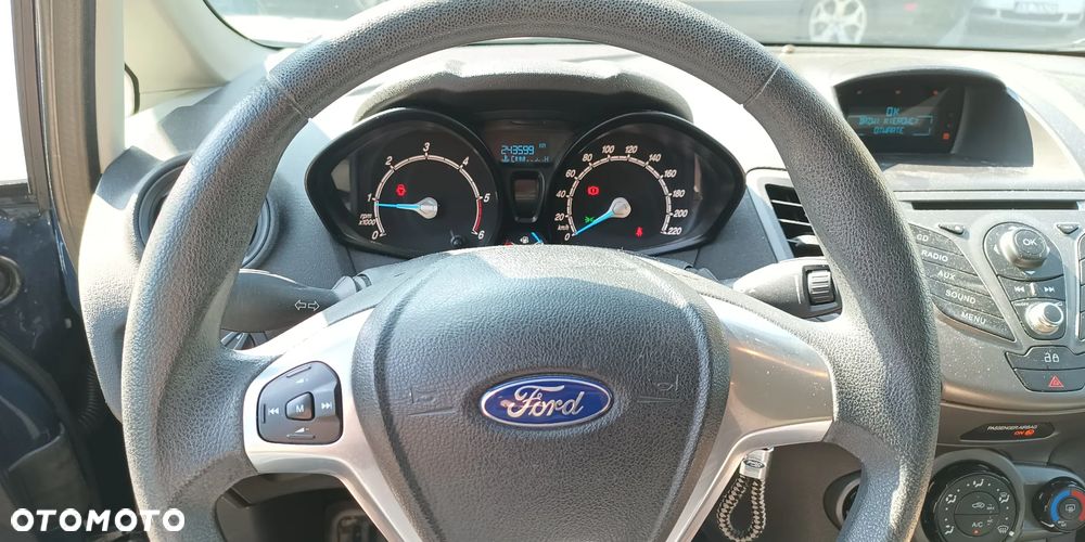 Ford Fiesta 1.5 TDCi Ambiente - 8