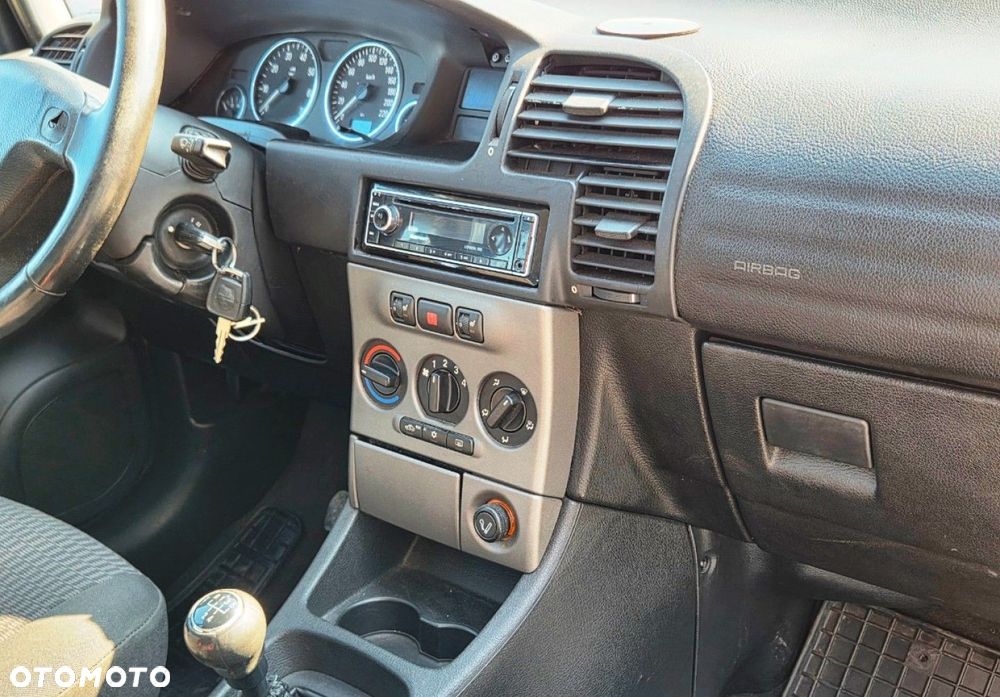 Opel Zafira - 9