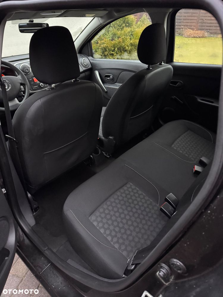 Dacia Logan 1.2 16V 75 Laureate - 11