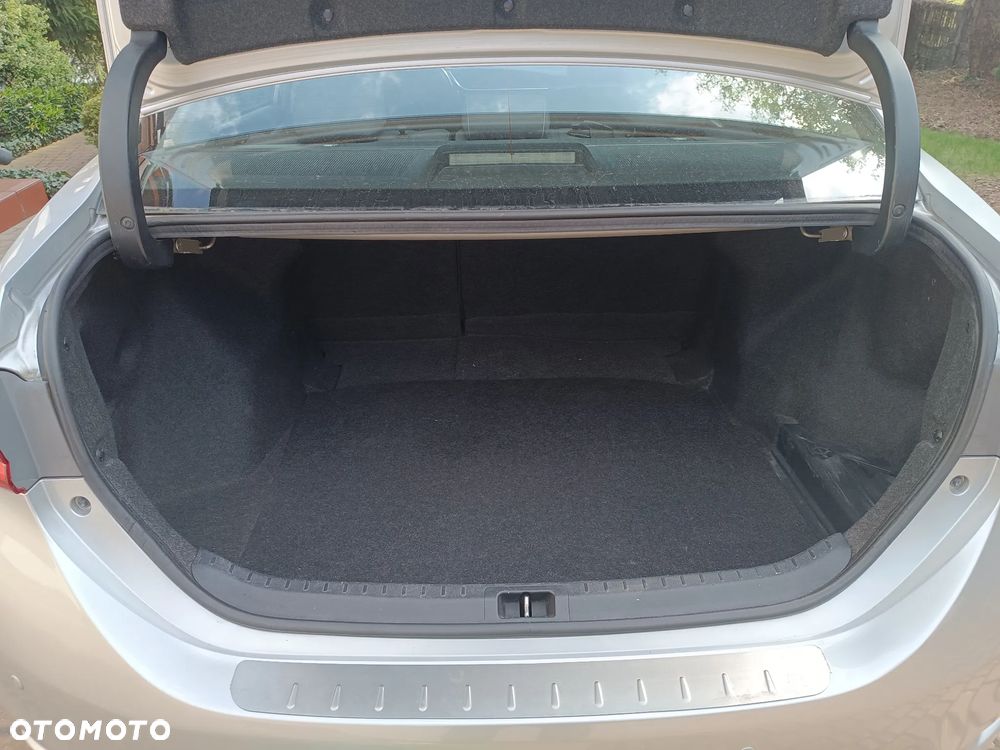 Toyota Corolla 1.6 Premium - 13