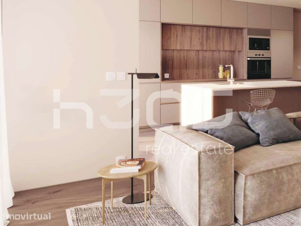 Apartamento T2 com dois lugares de garagem e arrumo fechado - Grande imagem: 2/12