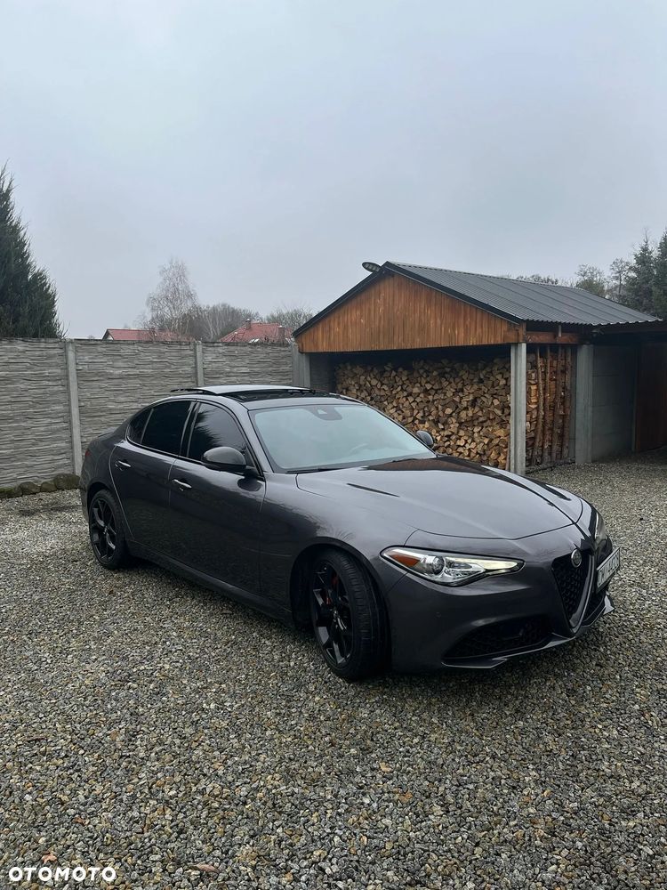 Alfa Romeo Giulia - 8