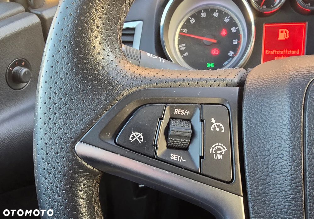 Opel Astra 1.4 Turbo - 12