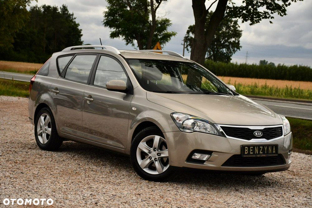 Kia Ceed - 8