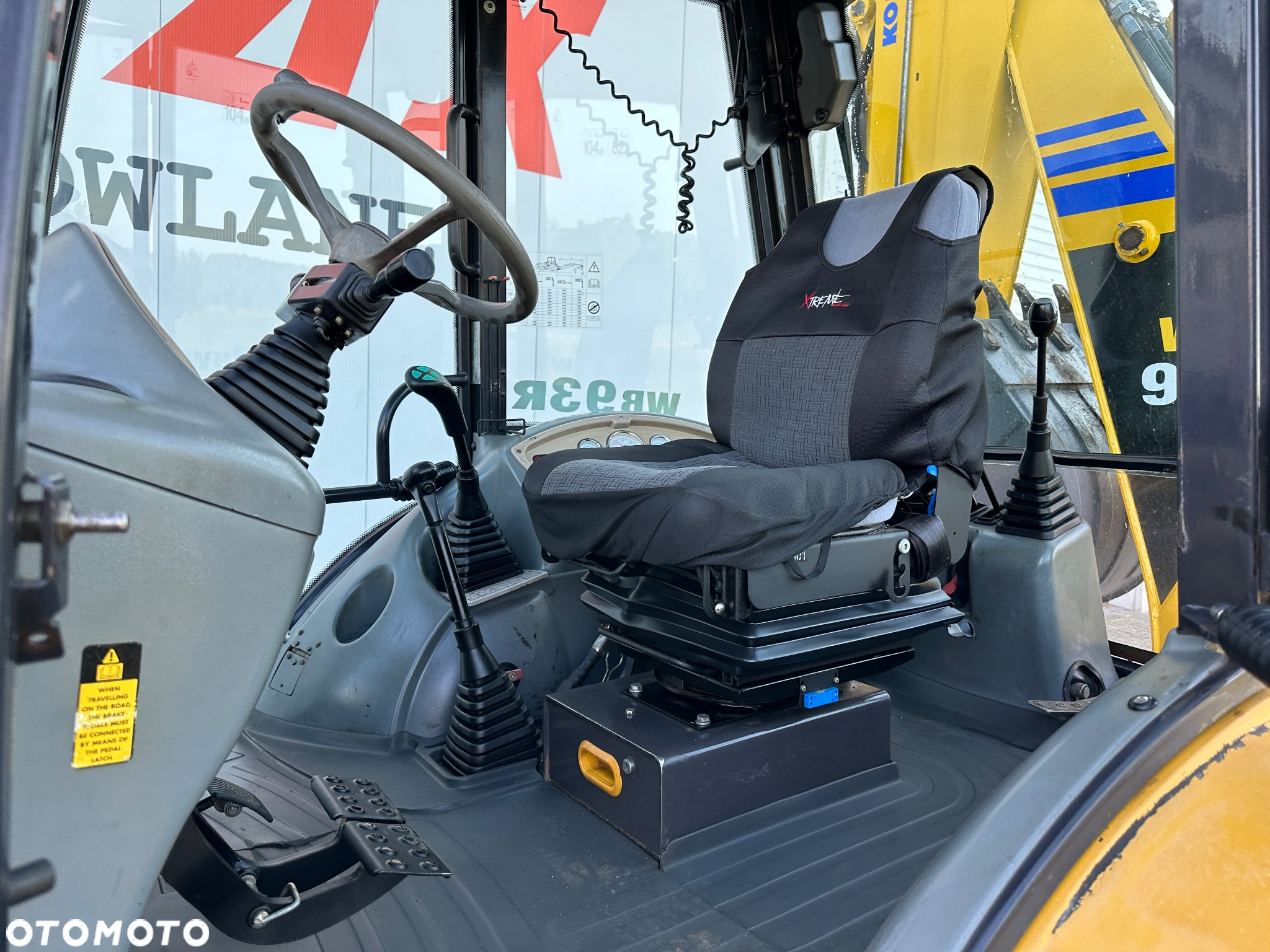 Komatsu WB93R - 18