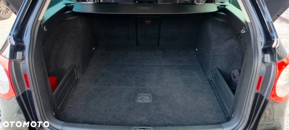 Volkswagen Passat 2.0 TDI DPF DSG Highline - 16