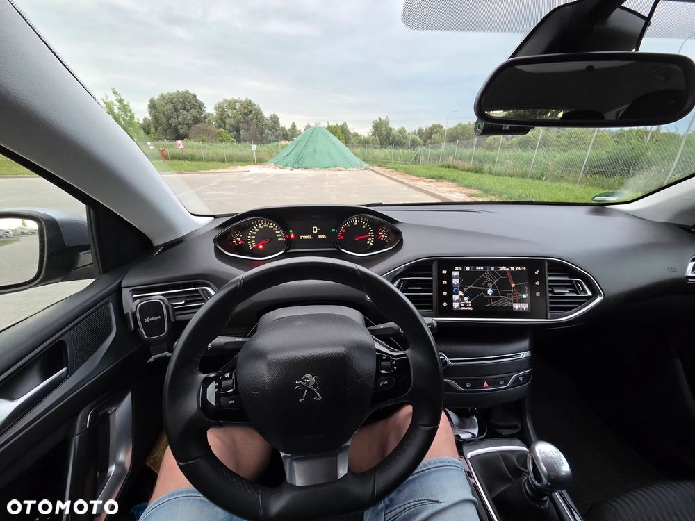 Peugeot 308 1.6 BlueHDi Allure S&S - 9
