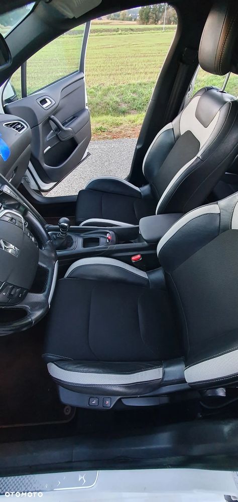 Citroën DS4 HDi 115 Chic - 12