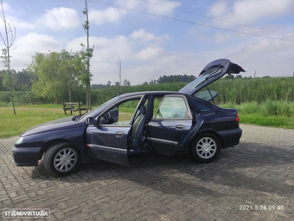 Renault Laguna 3.0 V6 Initiale - 3