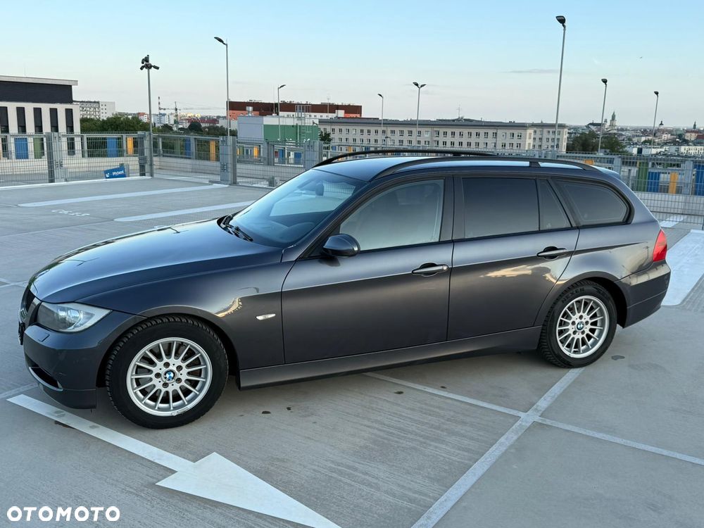 BMW Seria 3 320i - 11