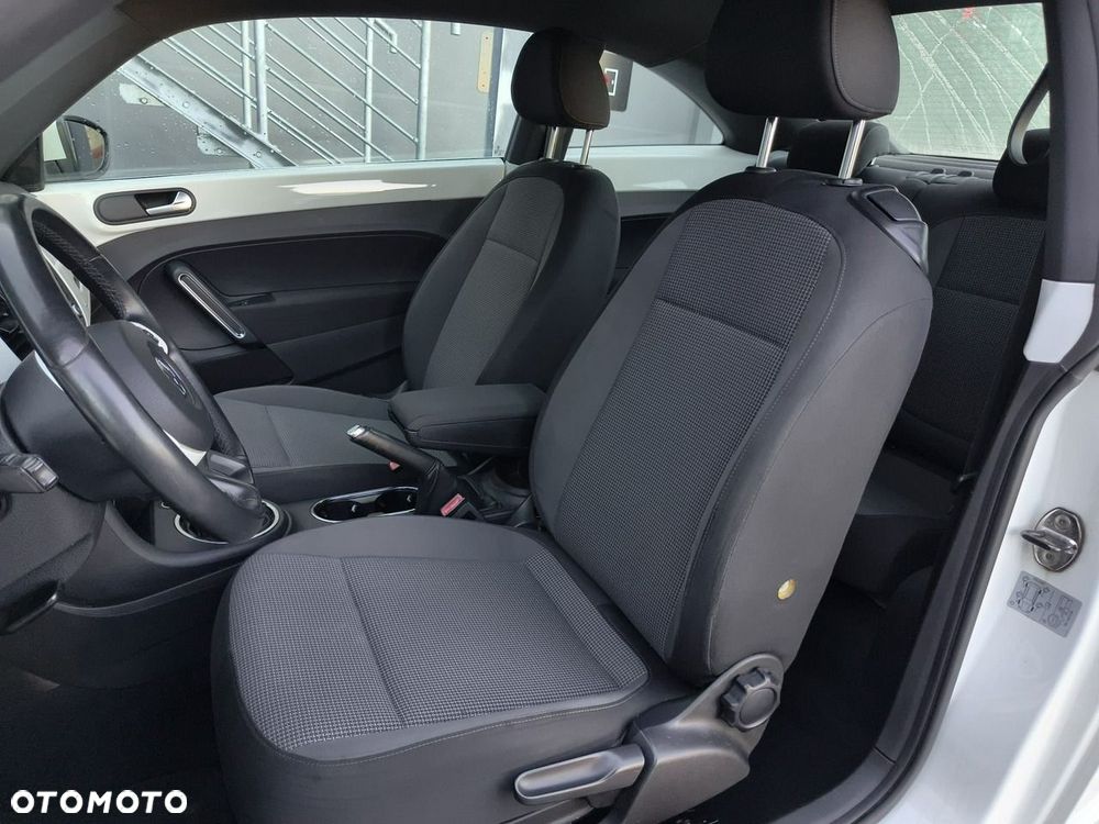 Volkswagen New Beetle - 9