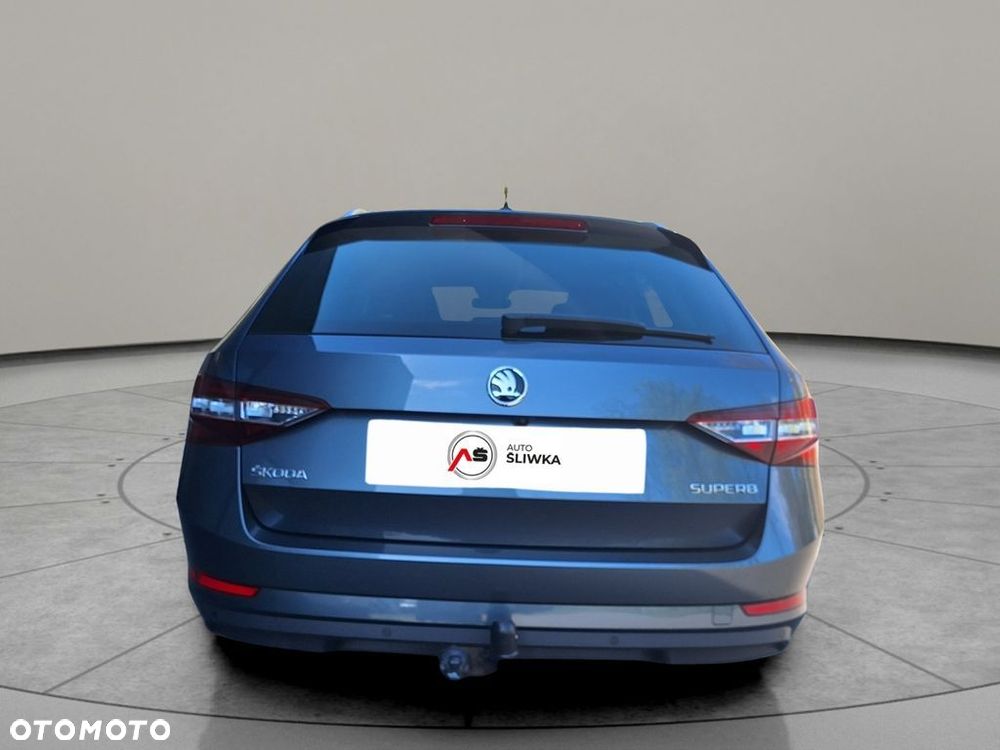 Skoda Superb 2.0 TDI SCR Style DSG - 5