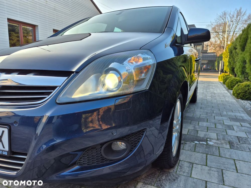 Opel Zafira 1.8 Cosmo - 10