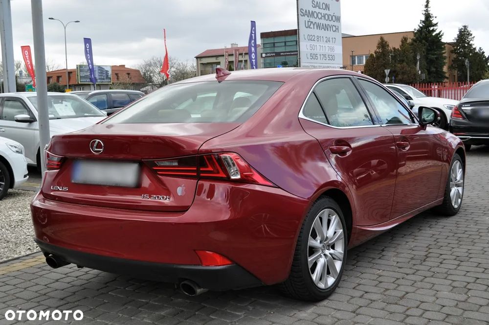 Lexus IS 200t Prestige - 9
