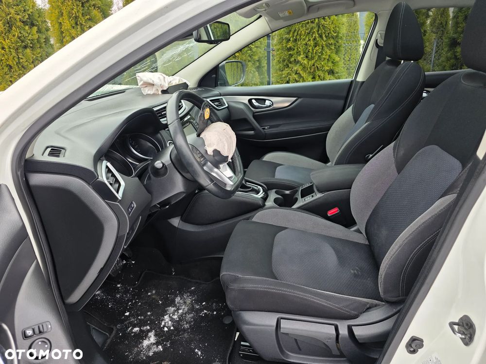 Nissan Qashqai 1.6 DCi Xtronic TEKNA - 23