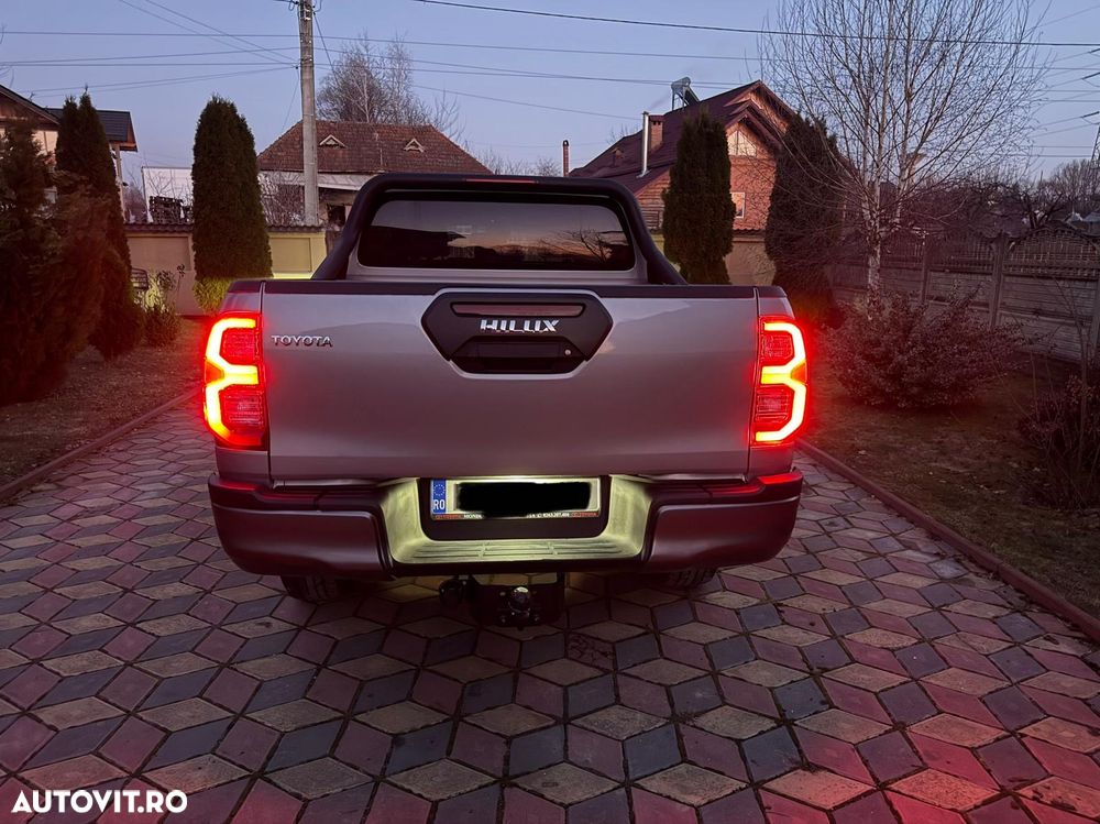 Toyota Hilux 2.8D 204CP 4x4 Double Cab AT Invincible - 8