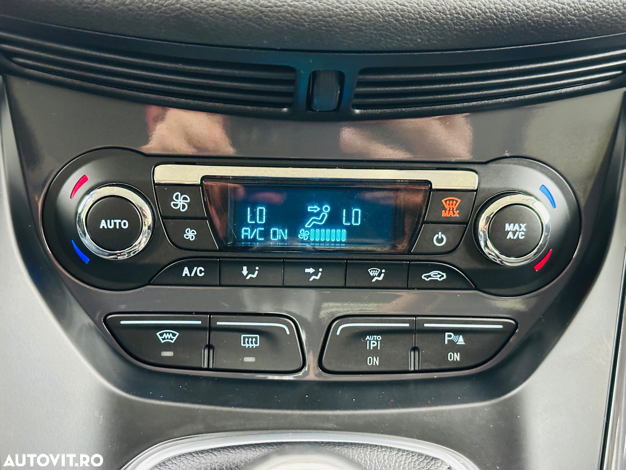 Ford Kuga - 29
