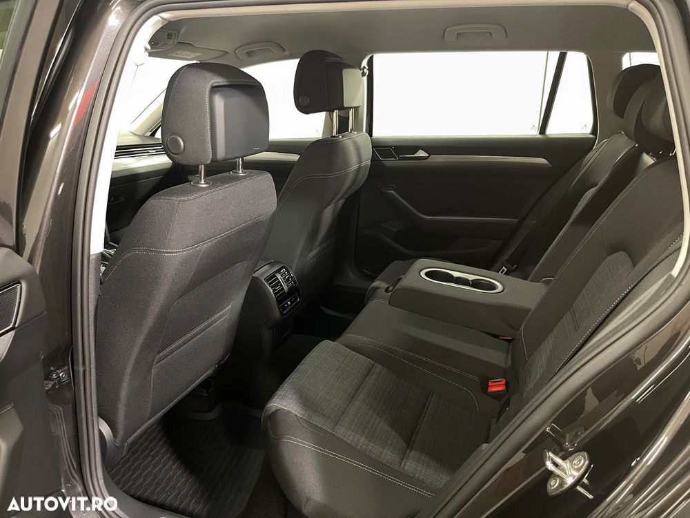 Volkswagen Passat 1.5 TSI ACT DSG Comfortline - 12