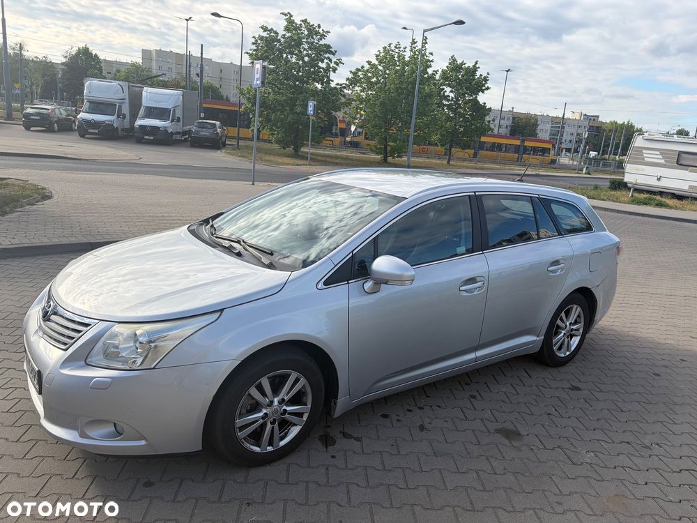 Toyota Avensis 2.0 D-4D Sol - 2