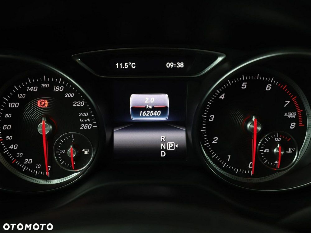Mercedes-Benz GLA 200 7G-DCT Style - 23