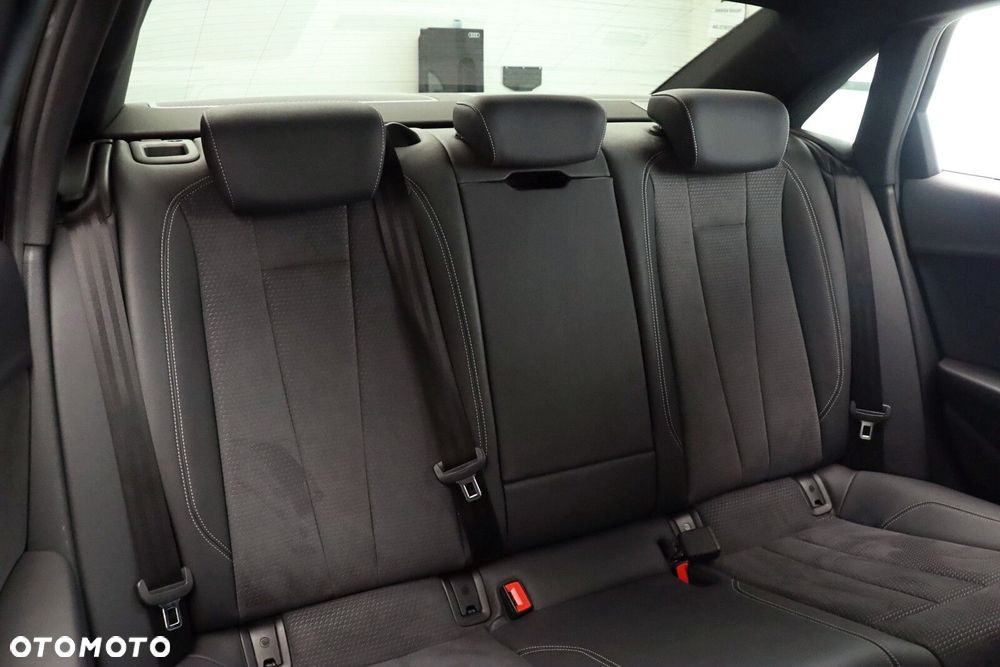 Audi A4 Limousine - 14