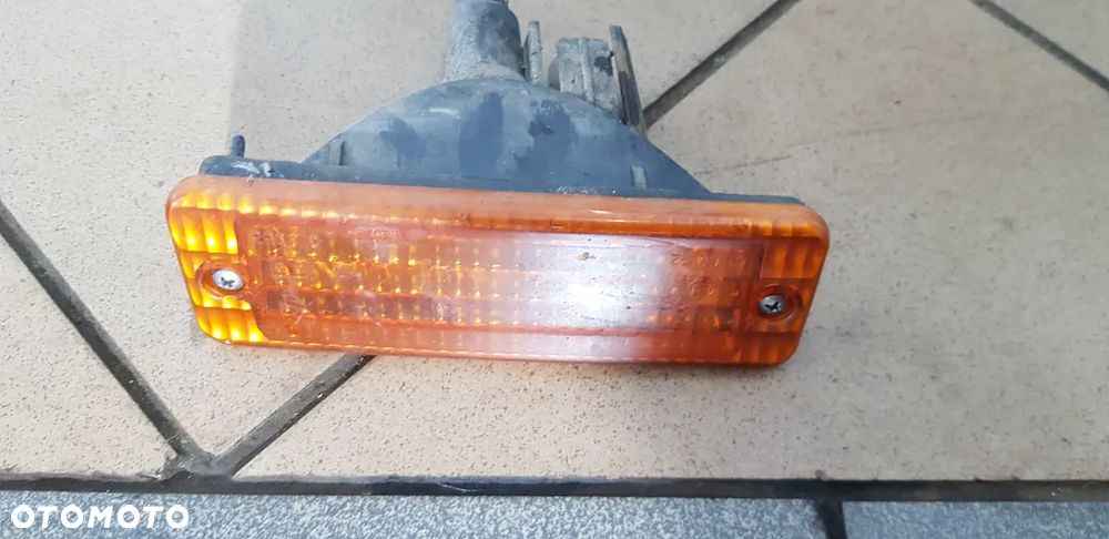 Ford Maverick Terrano II Kierunkowskaz - 2