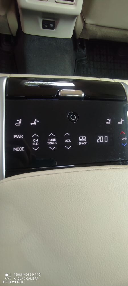 Toyota Camry 2.5 Hybrid Executive CVT - 25
