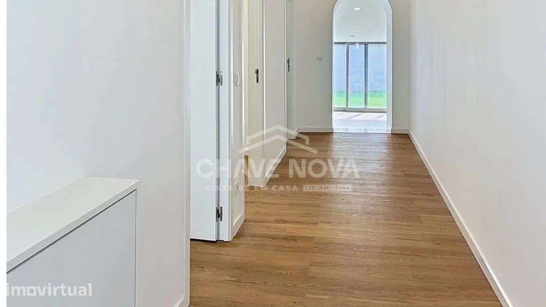 Moradia em Banda T1+1 Renovada c/ Terraço, Mafamude - Grande imagem: 5/17