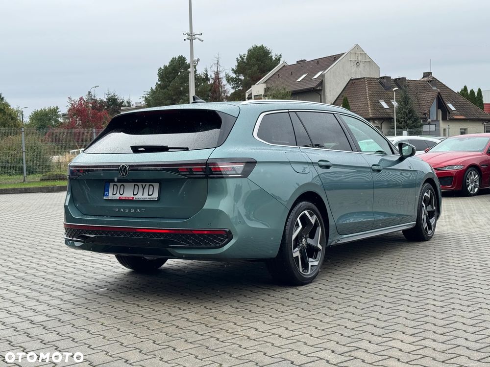 Volkswagen Passat Variant 2.0 TDI SCR DSG R-Line - 7