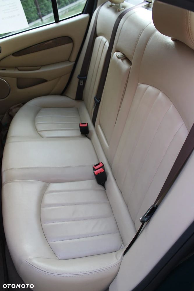 Jaguar X-Type 2.5 V6 4x4 Executive - 14
