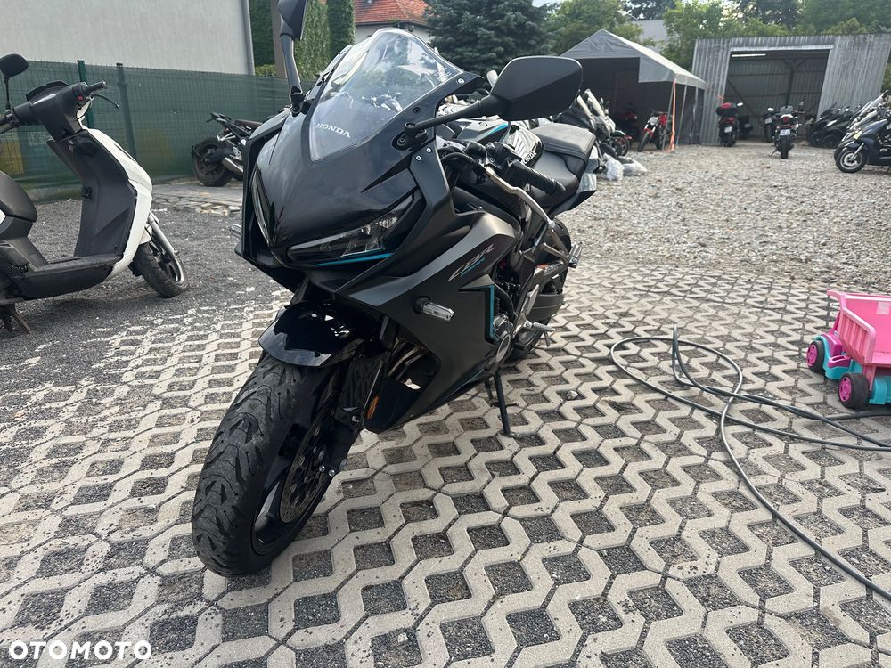 Honda CBR - 16