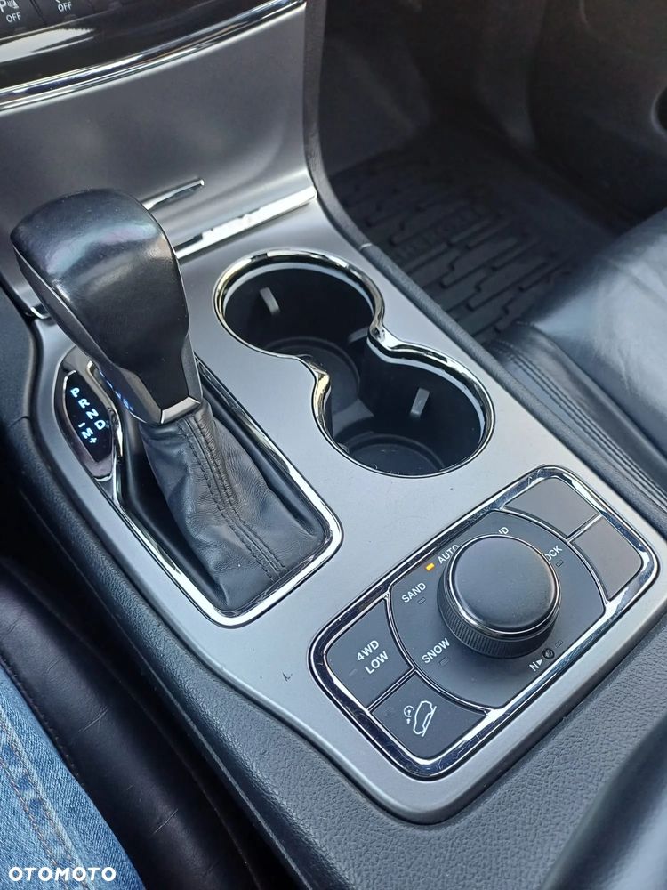 Jeep Grand Cherokee - 14