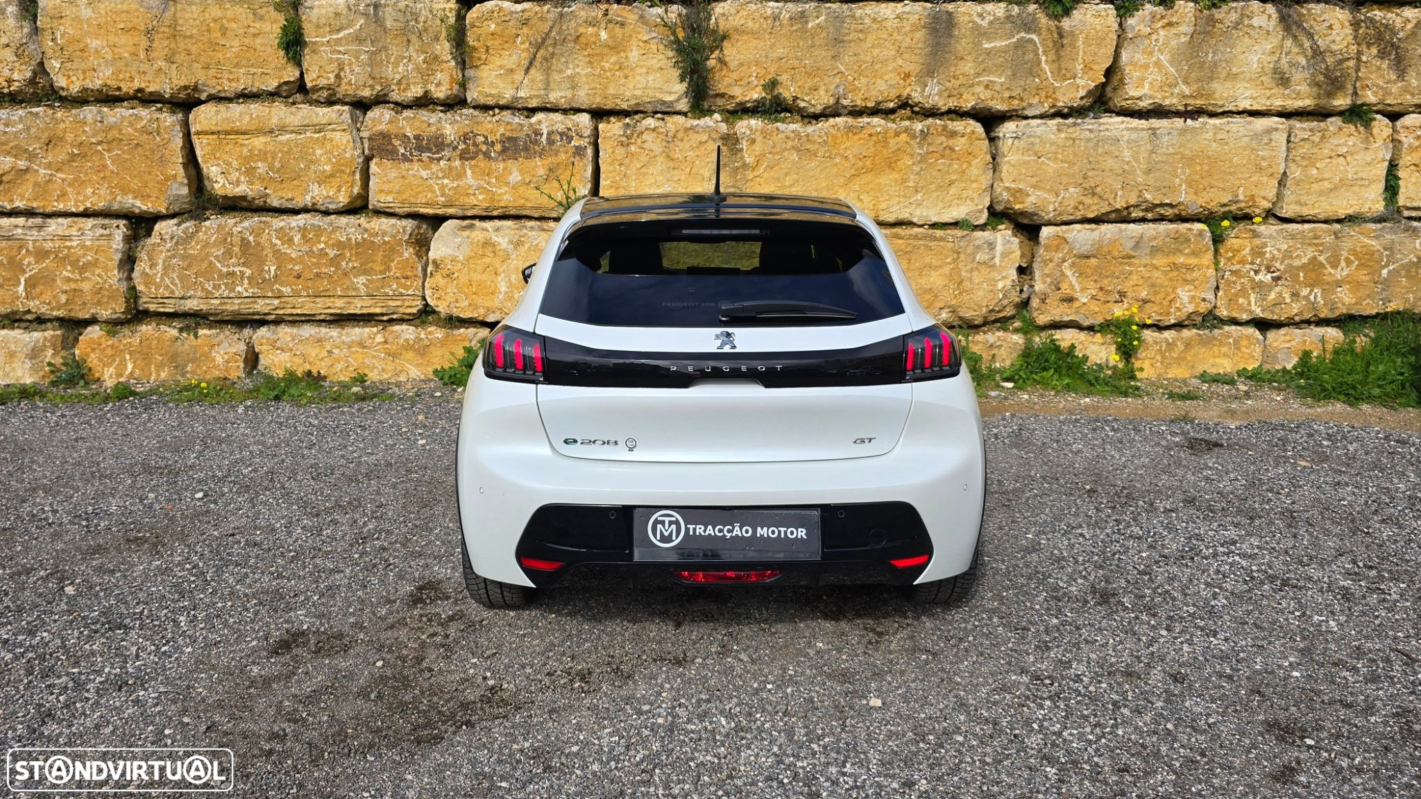 Peugeot e-208 GT - 6