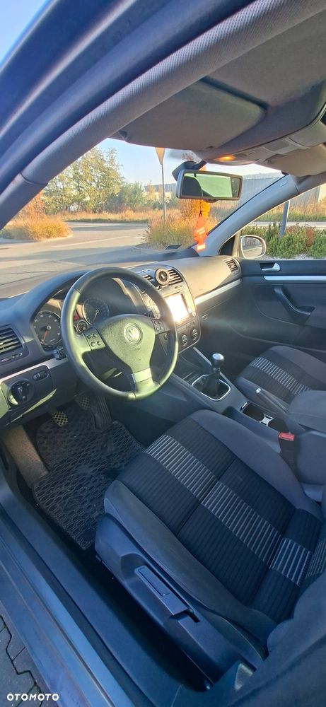 Volkswagen Golf - 10
