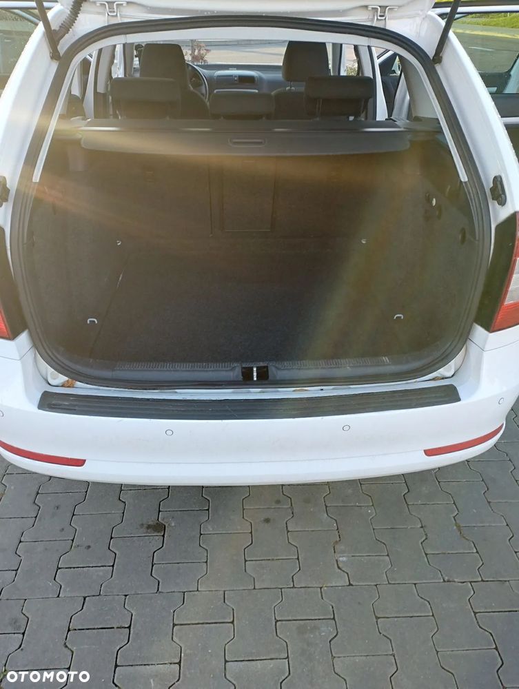 Skoda Octavia 2.0 TDI DPF Ambiente - 17