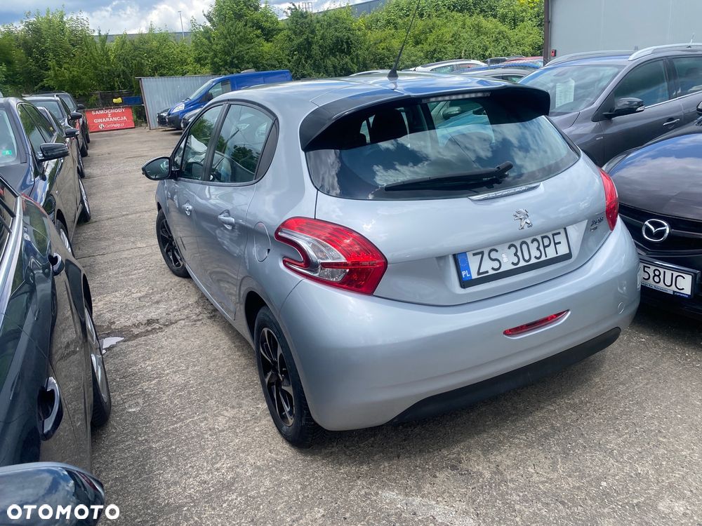 Peugeot 208 1.2 PureTech Active ETG5 - 4