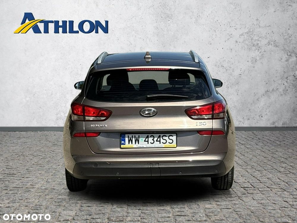Hyundai i30 1.5 DPI Classic + - 4