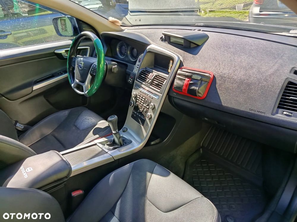 Volvo XC 60 D5 AWD RDesign - 8