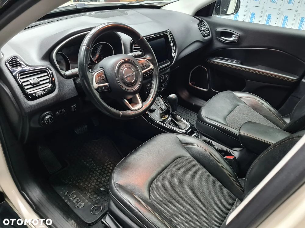 Jeep Compass 1.4 TMair Limited 4WD S&S - 32