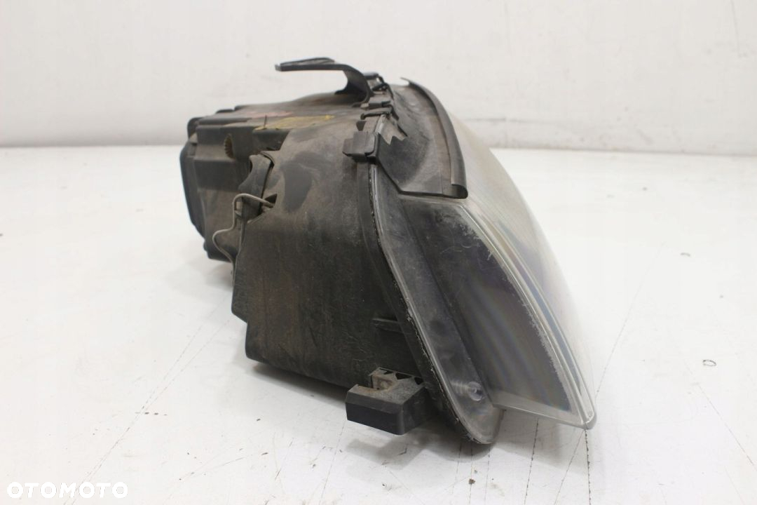 A3 8P 3D LAMPA PRAWY PRZÓD XENON - 5