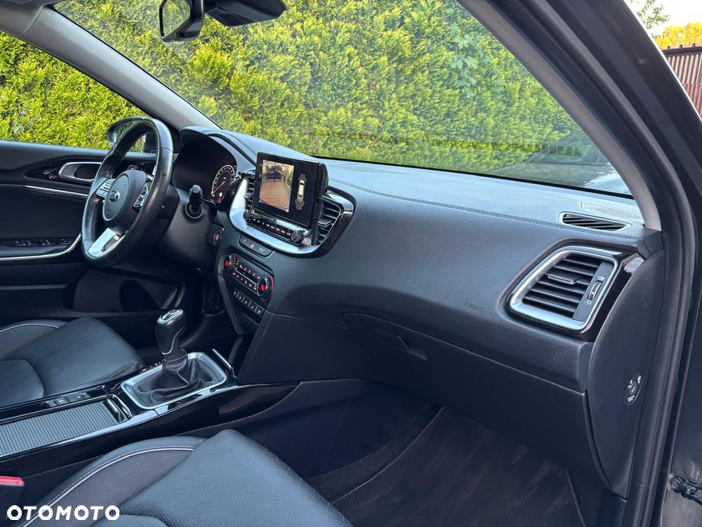 Kia XCeed 1.6 CRDi PLATINUM EDITION - 20